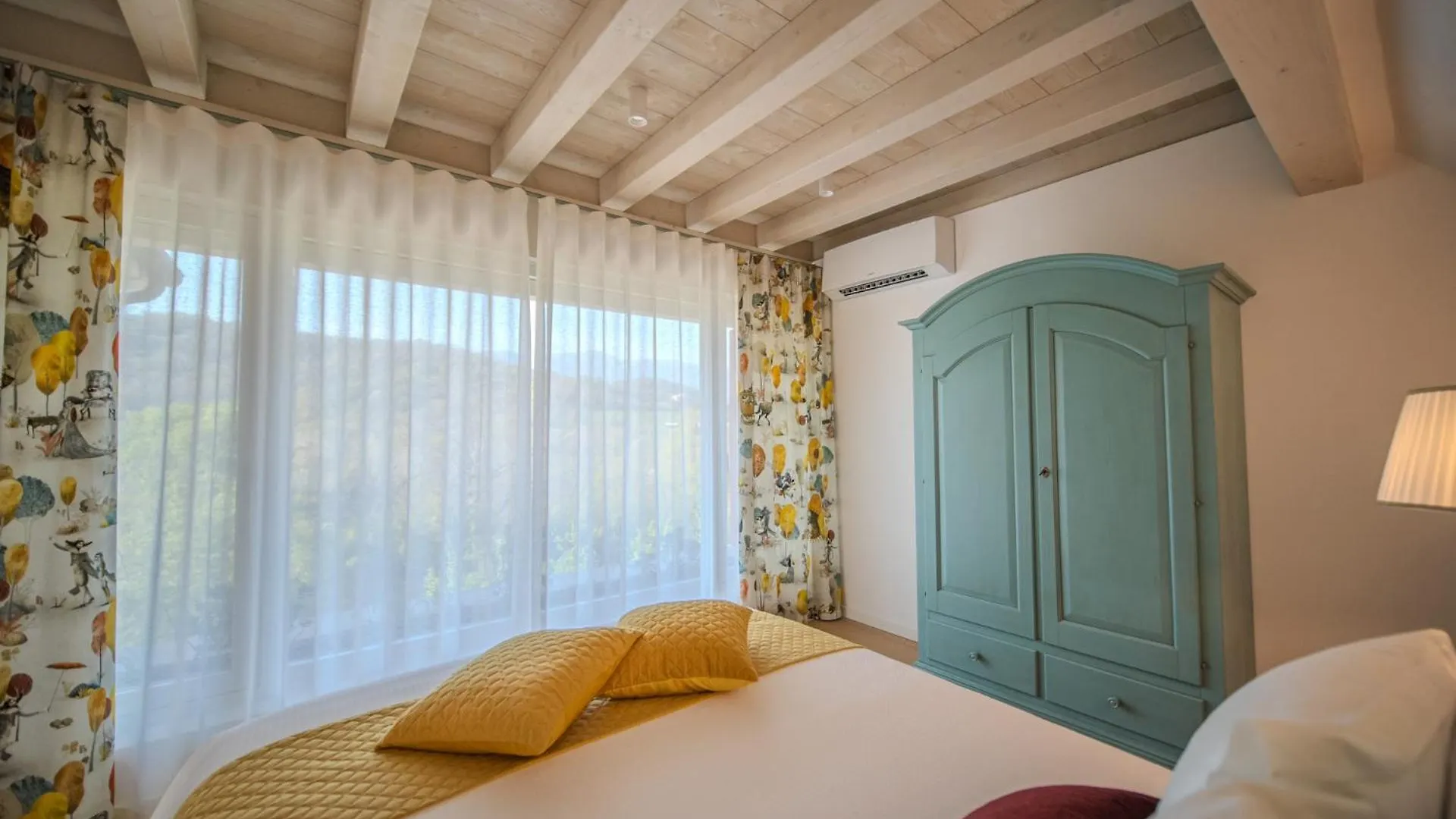 Tenuta Duchi Corbanus Corbanese 0*,  Italia