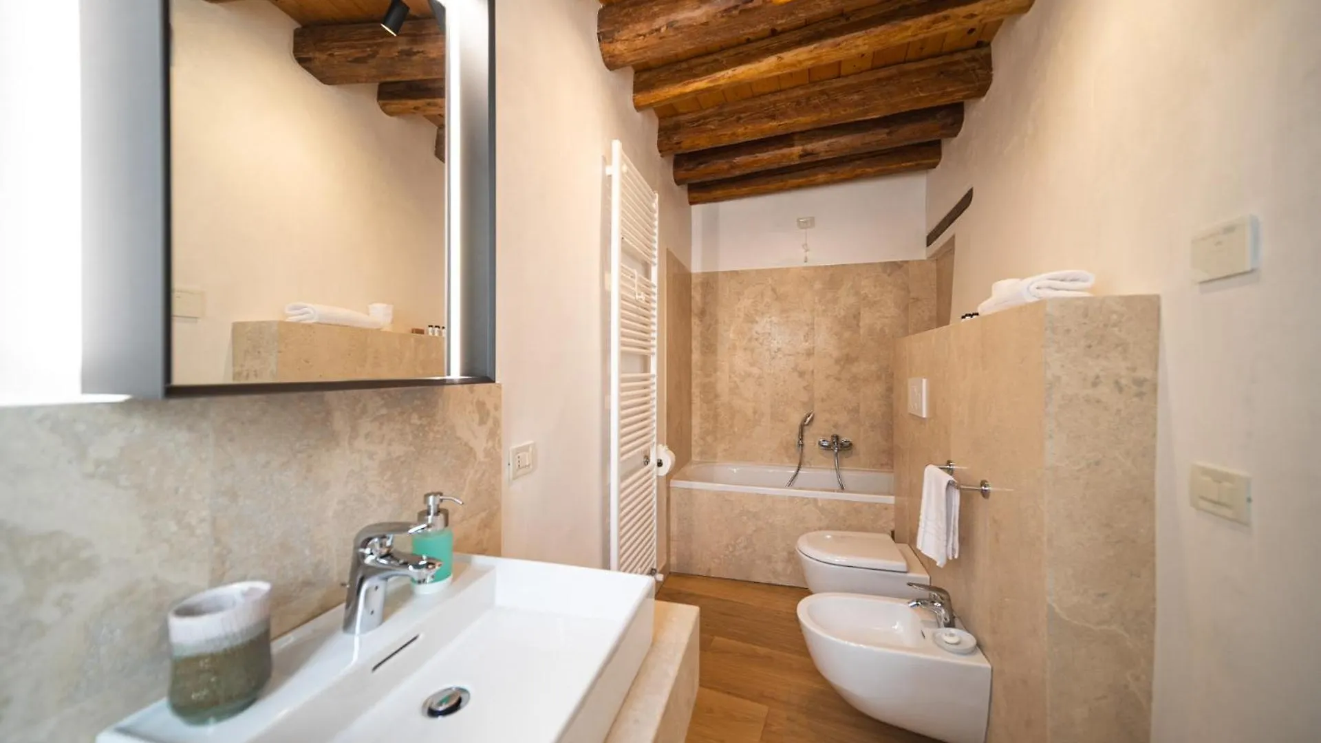 Ξενοδοχείο με διαμερίσματα Tenuta Duchi Corbanus Corbanese